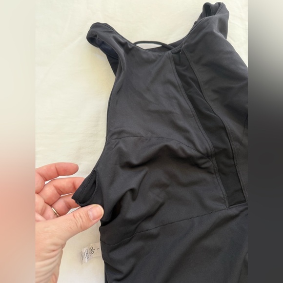 ALO Yoga Movement Cropped Top, Black, Large - Picture 4 of 4